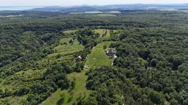 Eladó Családi ház – Pécsely, Szõlõhegy dûlõ