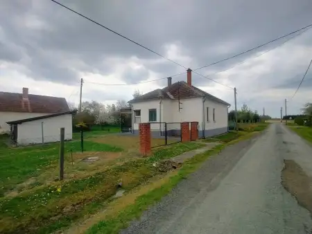 Einfamilienhaus zu verkaufen – Kondorfa, Hegy utca