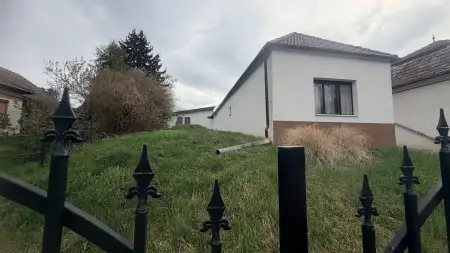 Eladó Családi ház – Esztergályhorváti